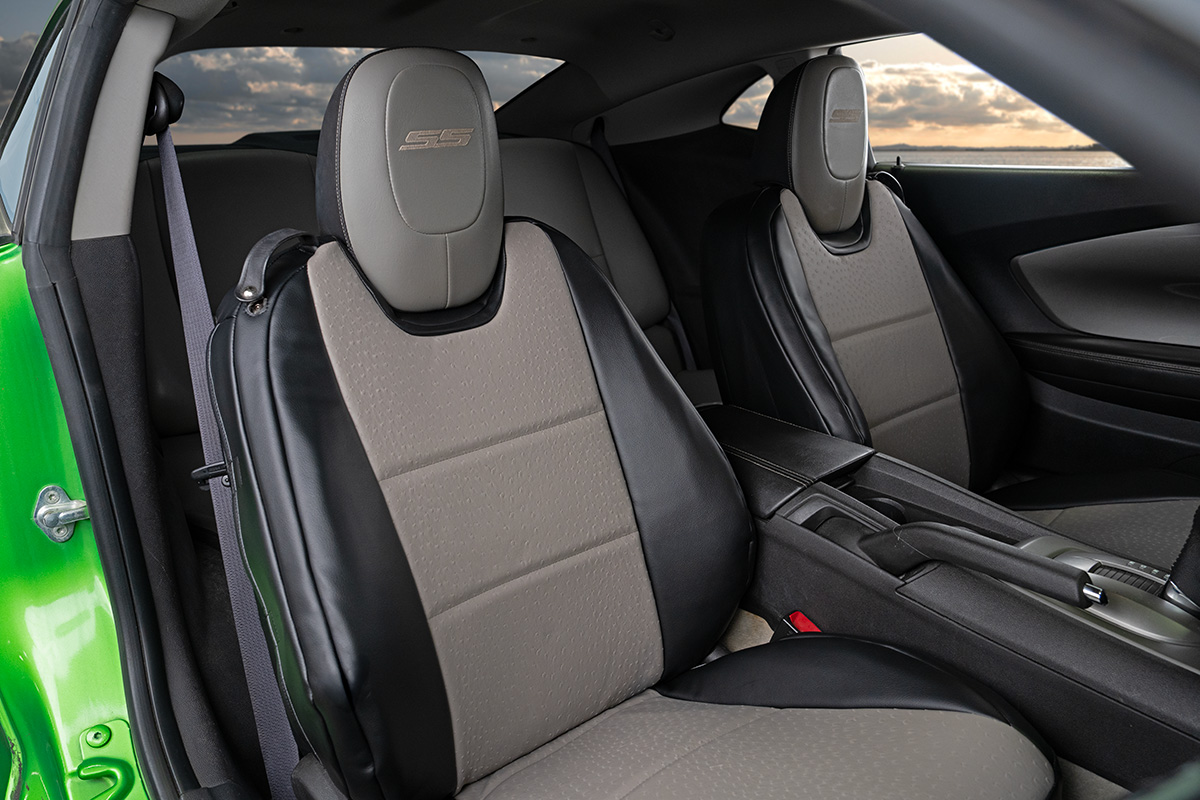 2011 Chevrolet Camaro SS (headrests not covered)